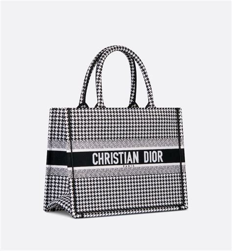 Mittelgroße Dior Book Tote Hahnentrittstickerei in 